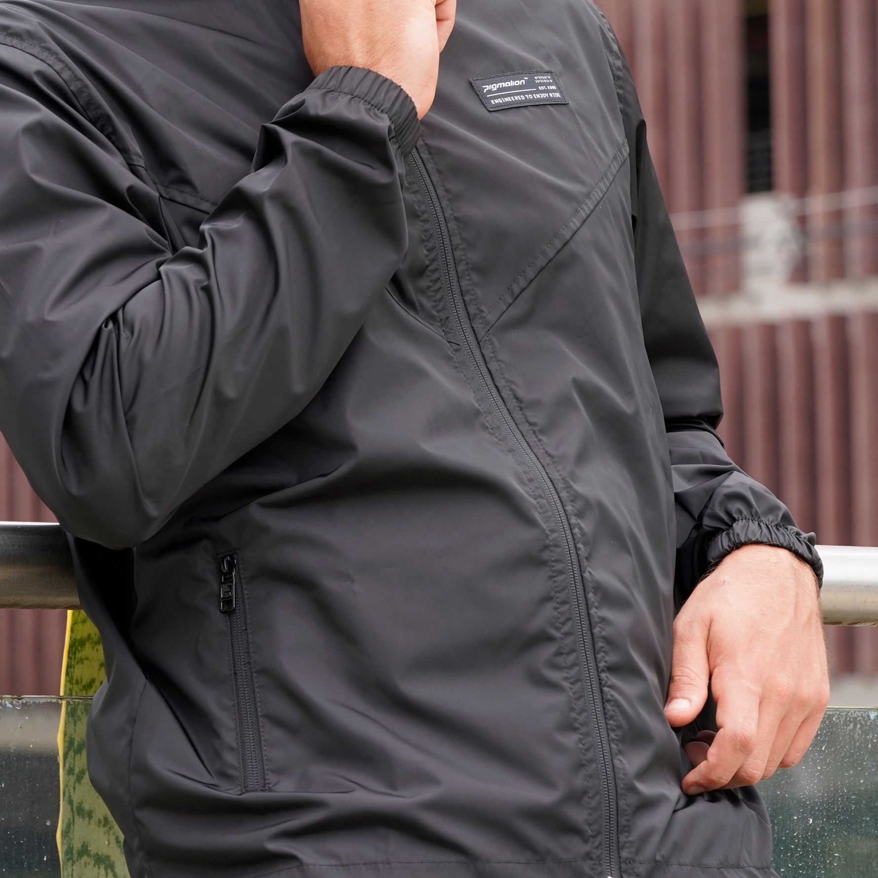 Cortavientos para moto Street negra semi impermeable Pigmalion