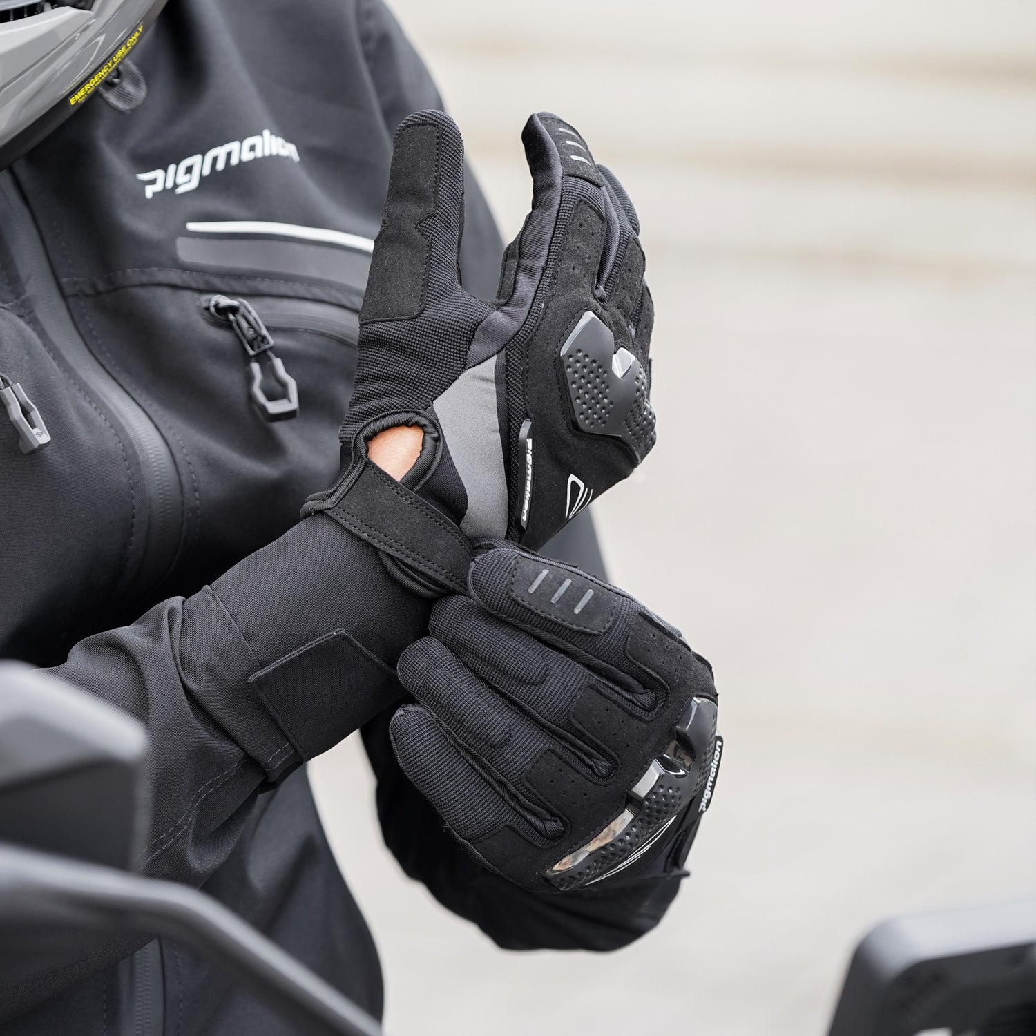 Guantes para moto protección Levi Amara anticorte Pigmalion Colombia