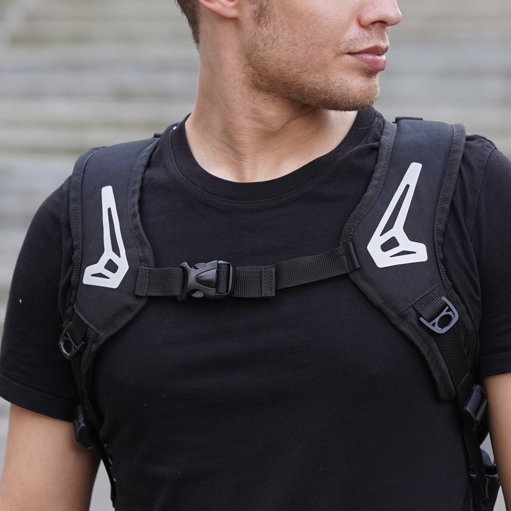 Motomorral Essential 25L portacasco para moto Pigmalion Colombia