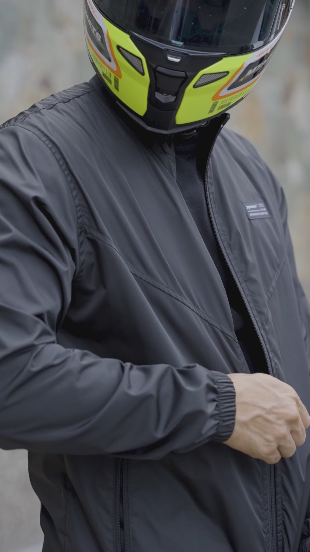 Cortavientos para moto Street negra semi impermeable Pigmalion